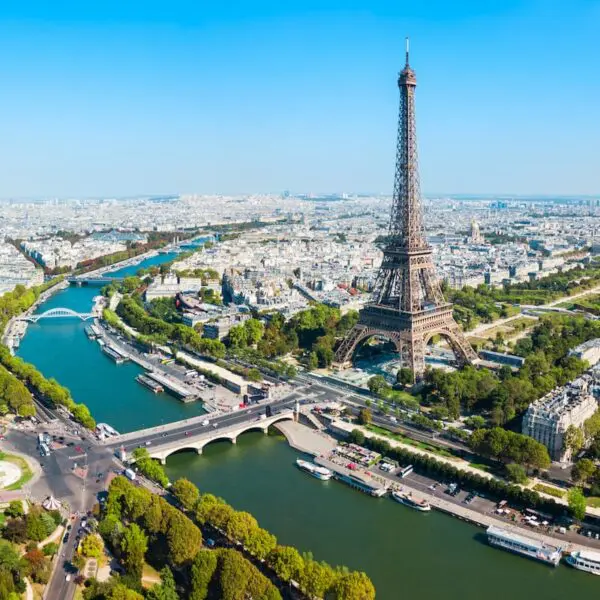 Educational cultural tours for groups in Paris